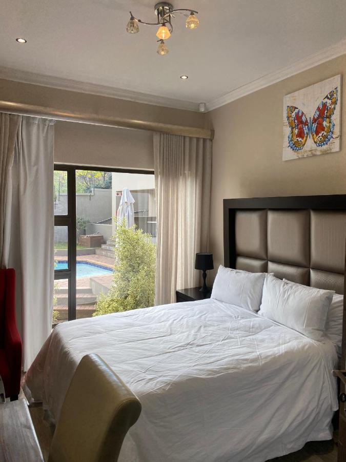 Rnb Guesthouse Roodepoort Exterior foto